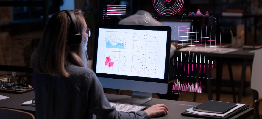ML-Powered Predictive Analytics & Forecasting